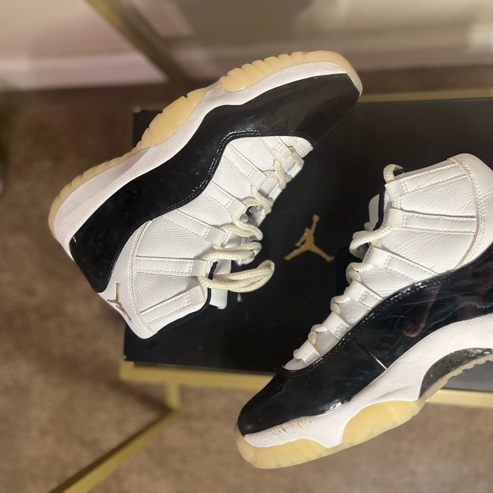 Air Jordan 11 Retro Concord Sneakers